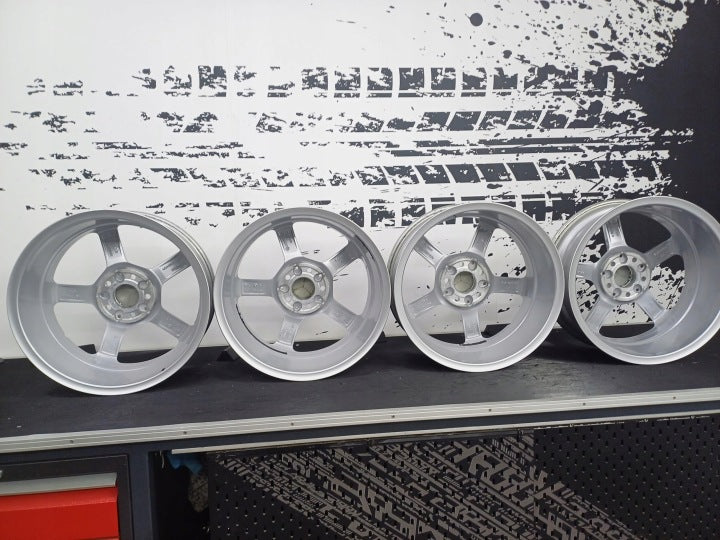 4x Alufelge 17 Zoll 6.5" 5x112 44ET Silber Mercedes-Benz Mg Tivoli Actyon I FEL4655332233ym