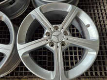 Laden Sie das Bild in den Galerie-Viewer, 4x Alufelge 17 Zoll 6.5" 5x112 44ET Glanz Silber A1774011200 Mercedes-Benz Cla FEL2266053302rg