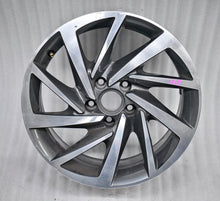 Laden Sie das Bild in den Galerie-Viewer, 1x Alufelge 17 Zoll 7.0&quot; 5x112 40ET Glanz Grau 5NA601025P Mg Tiguan Rim Wheel