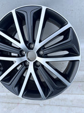 Load image into Gallery viewer, 1x Alufelge 19 Zoll 7.5" 5x114.3 53ET Glanz Silber 52910D7510 Hyundai Tucson Mg FEL8877371526mb