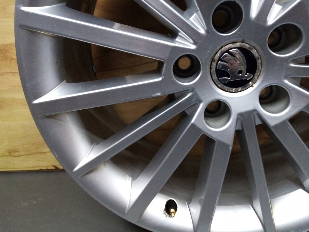 1x Alufelge 18 Zoll 7.5" 5x112 51ET Glanz Grau 5E0601025K Skoda Rim Wheel