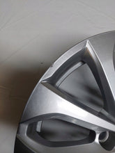 Laden Sie das Bild in den Galerie-Viewer, 1x Alufelge 16 Zoll 6.5&quot; 4x100 44ET Glanz Silber 403005287 Renault Megane Clio