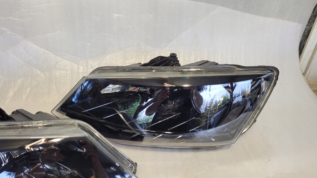 Frontscheinwerfer Skoda Fabia III 6V1941015B LED Ein Satz Scheinwerfer Headlight