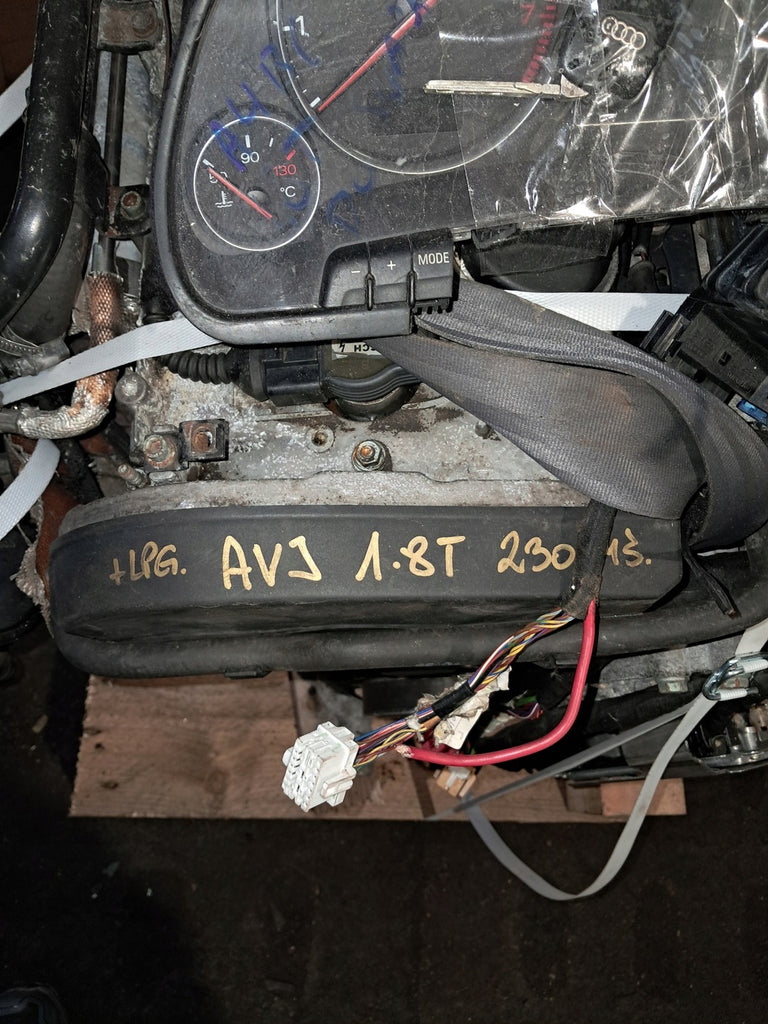 Motor Audi A6 A4 AVJ 1.8 150PS 110kW 230TKm 2003 Benzin Engine Komplett