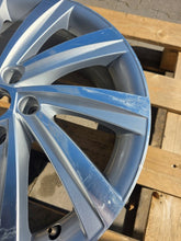 Load image into Gallery viewer, 1x Alufelge 18 Zoll 8.0" 5x112 48ET 5E0601025H Skoda Octavia I Rim Wheel FEL8990229730qg