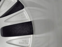 Laden Sie das Bild in den Galerie-Viewer, 1x Alufelge 18 Zoll 8.0&quot; 5x112 44ET 3V0601025R Skoda Superb Iii Rim Wheel