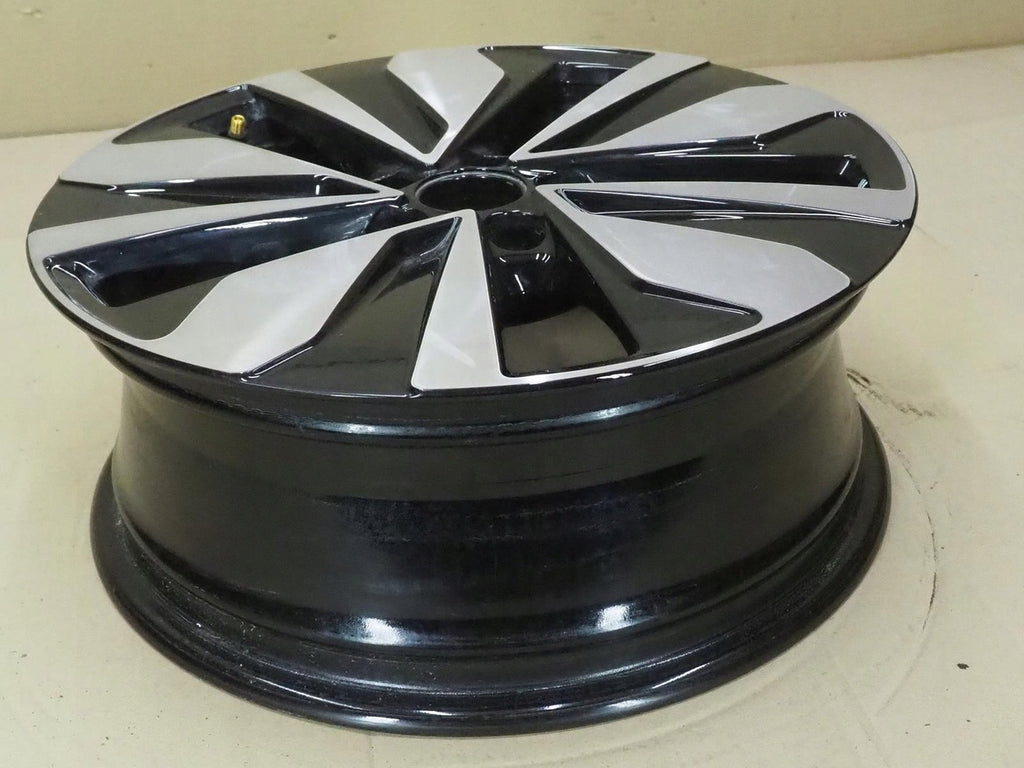 1x Alufelge 16 Zoll 6.0" 5x100 2GM601025AB VW T-Cross Rim Wheel