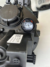 Laden Sie das Bild in den Galerie-Viewer, Frontscheinwerfer Hyundai I30 III G4921-64010 Links Scheinwerfer Headlight SCH4946487638eb