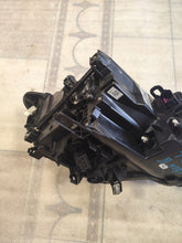 Laden Sie das Bild in den Galerie-Viewer, Frontscheinwerfer Seat Leon 5FB941007G LED Links Scheinwerfer Headlight