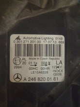 Laden Sie das Bild in den Galerie-Viewer, Frontscheinwerfer Mercedes-Benz W246 A2468200261 Ein Satz Scheinwerfer Headlight SCH8489763381xu