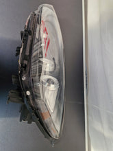 Laden Sie das Bild in den Galerie-Viewer, Frontscheinwerfer Hyundai I30 G4921-21050 Links Scheinwerfer Headlight SCH5584963755pi