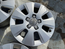 Load image into Gallery viewer, 4x Alufelge 15 Zoll 6.0&quot; 5x112 47ET Glanz Silber 8P0601025BP Audi Rim Wheel