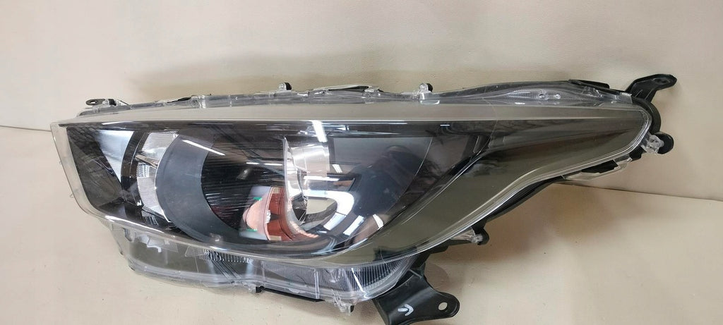 Frontscheinwerfer Toyota 4 Yaris 99226-81017 Links Scheinwerfer Headlight