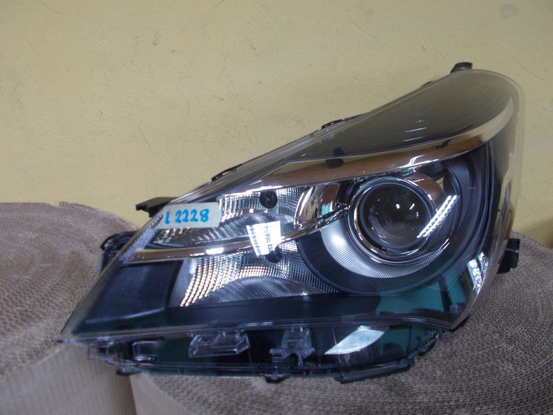 Frontscheinwerfer Toyota Yaris LED Links Scheinwerfer Headlight