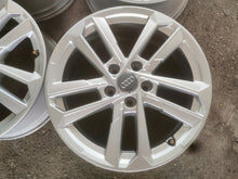 Laden Sie das Bild in den Galerie-Viewer, 4x Alufelge 17 Zoll 6.5" 5x112 43ET Glanz Silber 8Y0601025L Audi A6 A4 Rim Wheel FEL3782394845xt