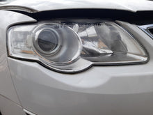 Laden Sie das Bild in den Galerie-Viewer, Frontscheinwerfer VW Passat Rechts Scheinwerfer Headlight