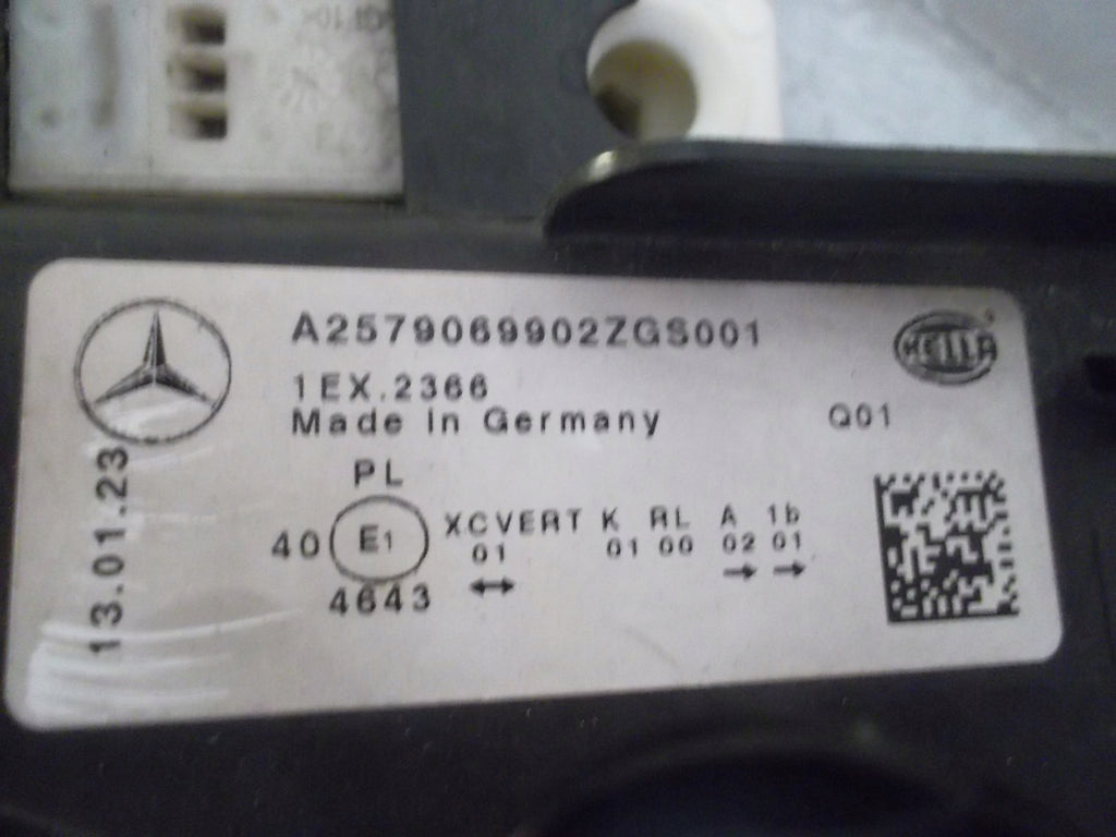 Frontscheinwerfer Mercedes-Benz Cls A2579069902 LED Rechts oder Links SCH8786068642ma
