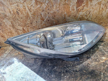 Laden Sie das Bild in den Galerie-Viewer, Frontscheinwerfer Mitsubishi Colt 0301208202 Rechts Scheinwerfer Headlight