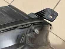 Load image into Gallery viewer, Frontscheinwerfer Opel Zafira Vivaro 9832836480 Xenon Rechts Headlight SCH6557470706kw