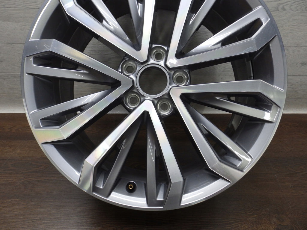 1x Alufelge 18 Zoll 7.0" 5x112 45ET Glanz 2GA601025E Mg T-Roc Rim Wheel