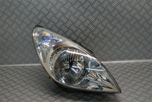 Load image into Gallery viewer, Frontscheinwerfer Hyundai I10 92102-17010 LED Rechts Scheinwerfer Headlight