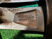 Laden Sie das Bild in den Galerie-Viewer, 1x Alufelge 16 Zoll 7.0&quot; 5x105 41ET 39201707 Opel Astra Rim Wheel