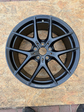Laden Sie das Bild in den Galerie-Viewer, 1x Alufelge 18 Zoll 8.0" 5x112 54ET Glanz 8092354 BMW Rim Wheel FEL6094940185rs