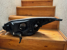 Laden Sie das Bild in den Galerie-Viewer, Frontscheinwerfer Ford Focus LED Rechts Scheinwerfer Headlight