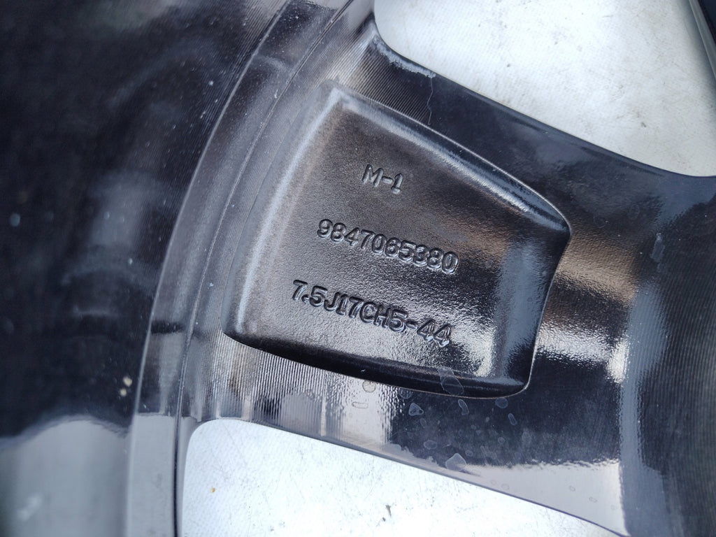 1x Alufelge 17 Zoll 7.5" 5x108 44ET Glanz Schwarz 9847065380 Opel Astra L FEL2404692556qv