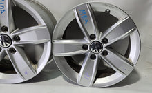 Load image into Gallery viewer, 4x Alufelge 16 Zoll 6.5" 5x112 44ET Matt 5C0071496 VW Passat Touran New Beetle FEL3334799336wi