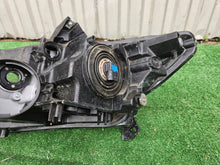 Laden Sie das Bild in den Galerie-Viewer, Frontscheinwerfer Honda Insight 100-22875 Ein Satz Scheinwerfer Headlight