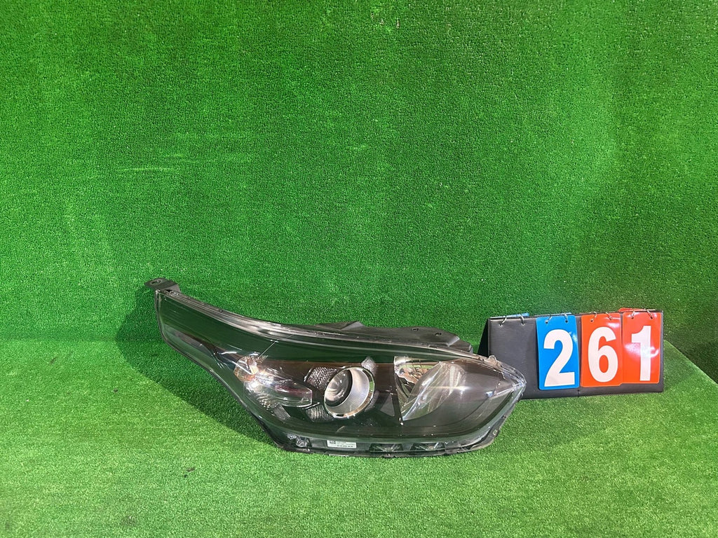 Frontscheinwerfer Kia Ceed J792111020 Rechts Scheinwerfer Headlight