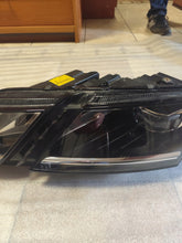 Load image into Gallery viewer, Frontscheinwerfer Skoda Octavia III 5E1941015F Links Scheinwerfer Headlight SCH3459055760bx