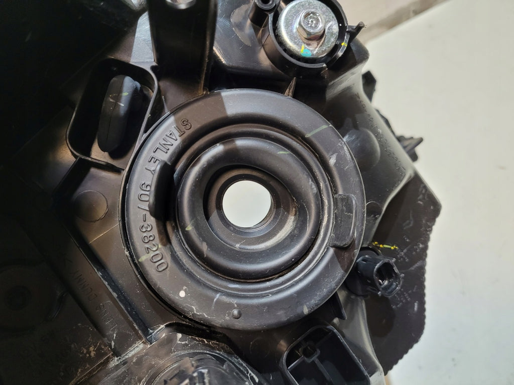 Frontscheinwerfer Mitsubishi Space Star Links Scheinwerfer Headlight