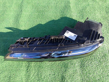 Laden Sie das Bild in den Galerie-Viewer, Frontscheinwerfer BMW 7 9879935-14 Links Scheinwerfer Headlight SCH1896994529ir