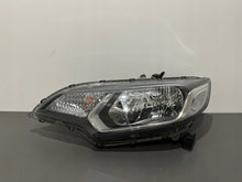 Laden Sie das Bild in den Galerie-Viewer, Frontscheinwerfer Honda Jazz IV FALSE Scheinwerfer Headlight SCH2579166281wc