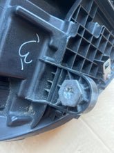Laden Sie das Bild in den Galerie-Viewer, Frontscheinwerfer Mercedes-Benz Gle A1679061600 LED Links Scheinwerfer Headlight SCH1589053130cz