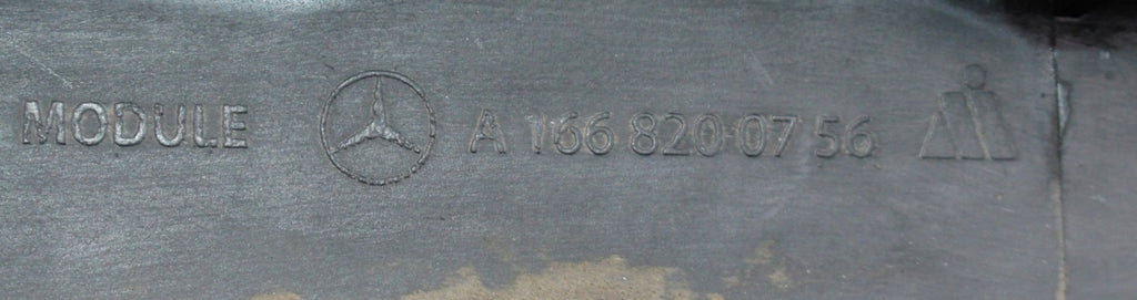 Rückleuchte Mercedes-Benz A1668200756 A1668842122 A1668800724 A0999068101 Links