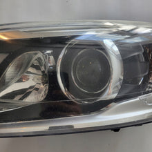 Laden Sie das Bild in den Galerie-Viewer, Frontscheinwerfer Volvo V60 S60 31420261 Xenon Links Scheinwerfer Headlight SCH4405189540tl
