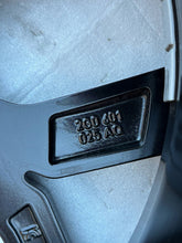 Laden Sie das Bild in den Galerie-Viewer, 1x Alufelge 18 Zoll 7.5" 5x112 2G0601025AQ VW Polo Rim Wheel FEL8919205150cm