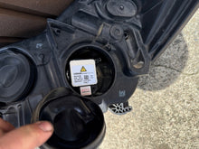 Load image into Gallery viewer, Frontscheinwerfer Ford Focus BM51-13D154JA Xenon Rechts Scheinwerfer Headlight SCH8195711313gh