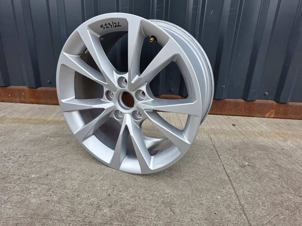 1x Alufelge 17 Zoll 8.0" 5x112 46ET Glanz 8Y0601025CC Audi A3 I Rim Wheel FEL8914336849md