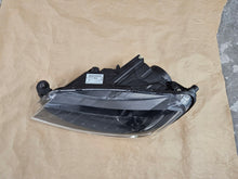 Laden Sie das Bild in den Galerie-Viewer, Frontscheinwerfer Skoda Superb III 3V1941015 Xenon Links Scheinwerfer Headlight