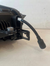 Laden Sie das Bild in den Galerie-Viewer, Frontscheinwerfer Skoda Superb I 3P1941015 Links Scheinwerfer Headlight SCH2485236508gp