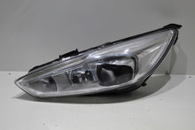 Laden Sie das Bild in den Galerie-Viewer, Frontscheinwerfer Ford Focus 3138617022 Xenon Links Scheinwerfer Headlight