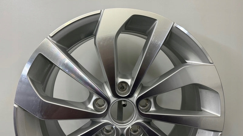 1x Alufelge 17 Zoll 7.0" 5x112 45ET Glanz Silber 2GA601025AC VW T-Roc Rim Wheel FEL4983111678de