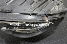 Laden Sie das Bild in den Galerie-Viewer, Frontscheinwerfer Mercedes-Benz W213 A2139067806 LED Rechts oder Links SCH8990701299og