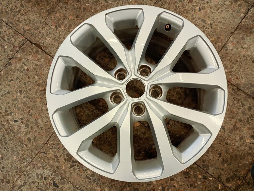 1x Alufelge 17 Zoll 7.0" 5x114.3 40ET Glanz Silber 403004615R Renault Rim Wheel FEL2742832831pz