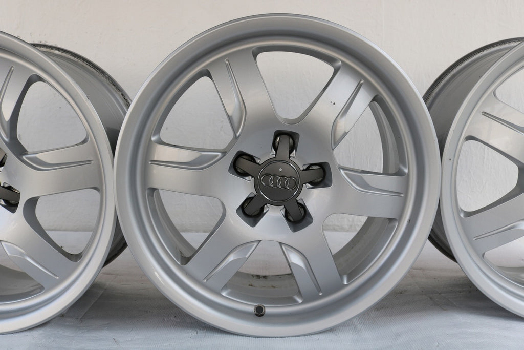 1x Alufelge 17 Zoll 7.5" 5x112 28ET Glanz Silber 8T0601025B Audi A5 Rim Wheel