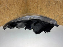 Laden Sie das Bild in den Galerie-Viewer, Frontscheinwerfer Toyota Yaris 8113002A40 Rechts Scheinwerfer Headlight SCH8138657746mv